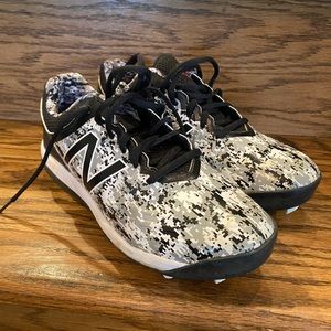 New Balance Baseball Cleats 5W Like New!!